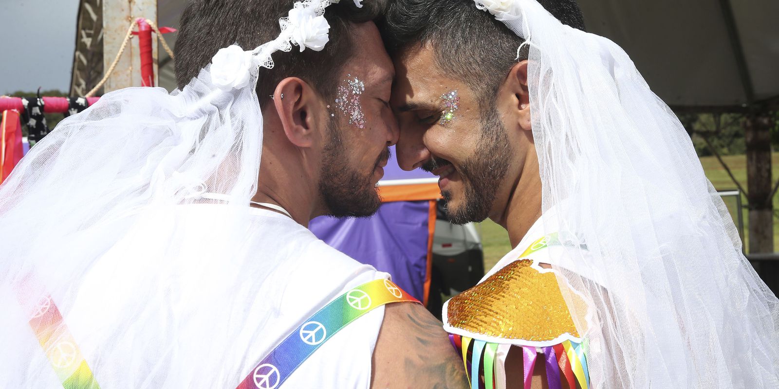 Foliões elogiam espaços cercados no carnaval de Brasília