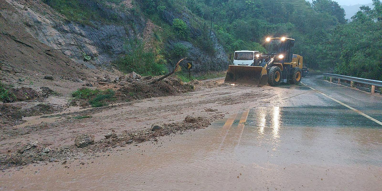 Governador de SP pede que turistas ainda não peguem as estradas