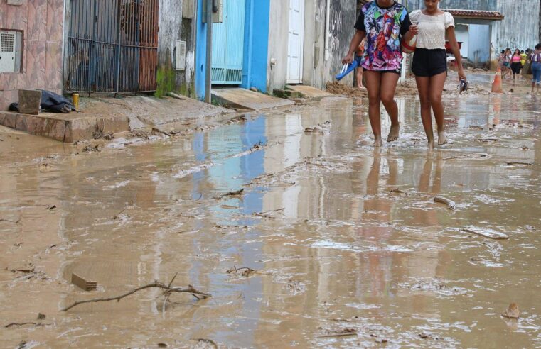 Buscas por desaparecidos se concentram em bairro isolado