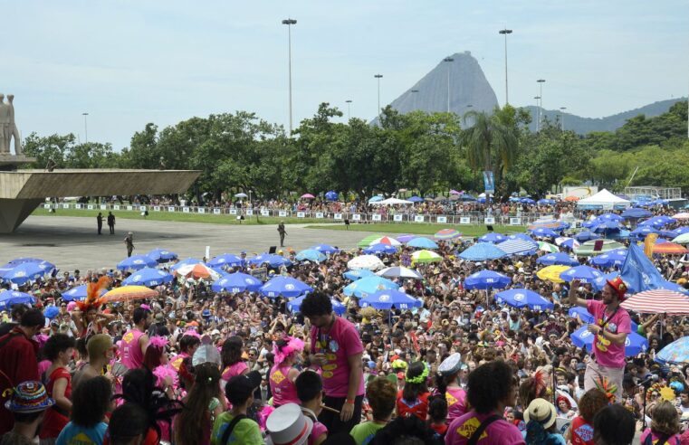 Rio tem 41 blocos de rua nesta segunda-feira de carnaval