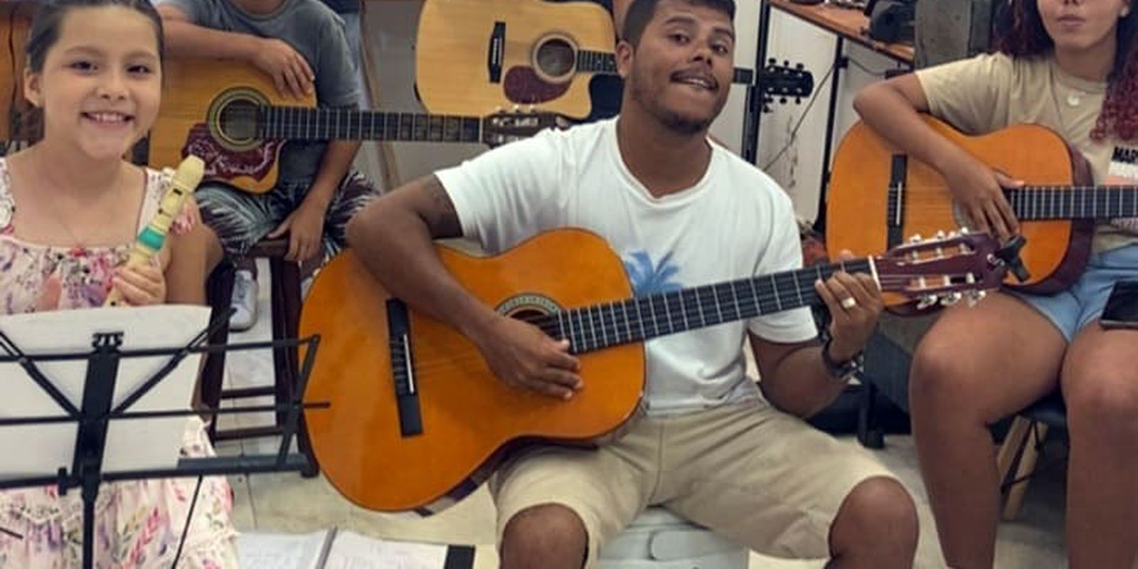Cooperativa abre 160 vagas para aula de música gratuita em comunidades