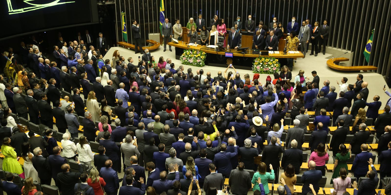 Três parlamentares disputam a presidência da Câmara dos Deputados